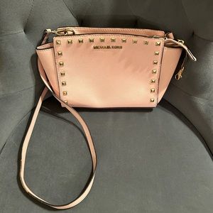 Michael Kors Crossbody!